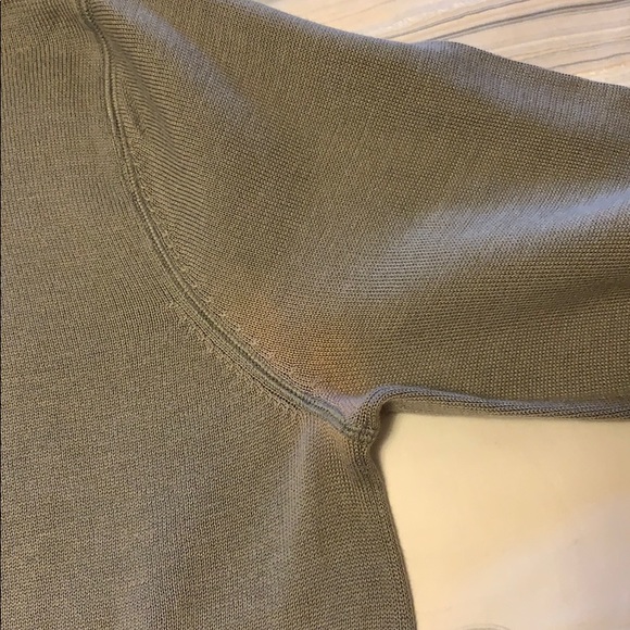 Lacoste Sweater - Picture 6 of 8